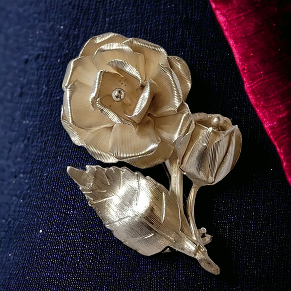 Vintage Floral Brooch - Artisan Sterling Silver with Bud - Picture 2 of 16